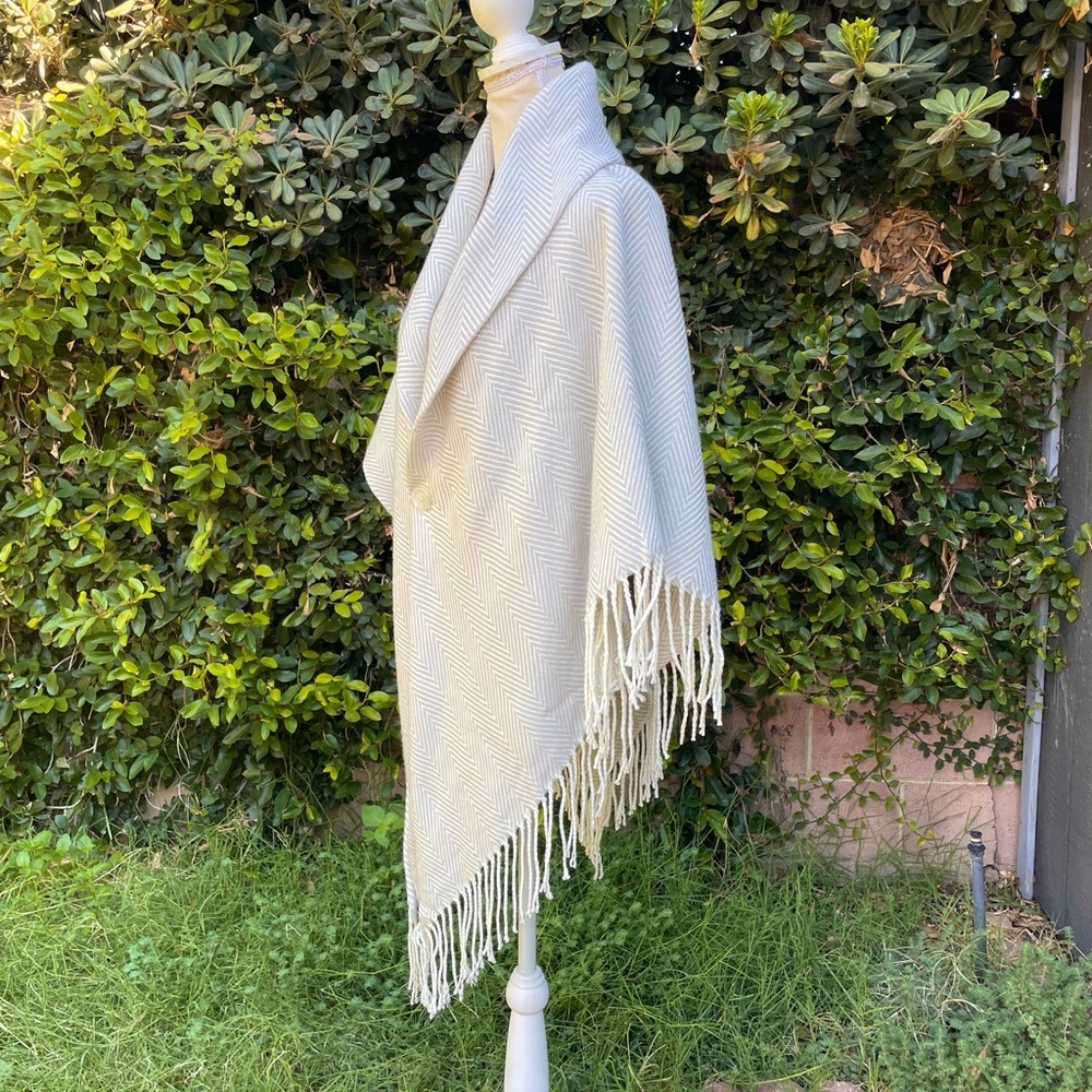 Fringe Trim Woven Shawl Wrap One Button Kimono ONE SIZE - Picture 8 of 10
